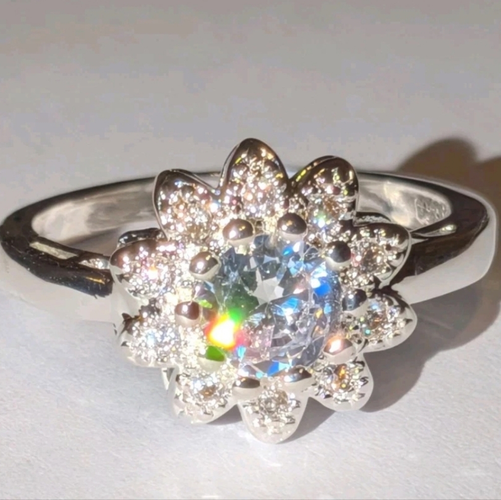 Elegant 925 Sterling Silver Floral Ring Sz 8